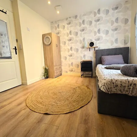 Privee St Pierre -20min Orly-40min Paris Apartment *