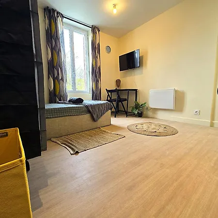 Chambre Privee St Pierre -20Min Orly-40Min Paris Apartment Saint-Pierre-du-Perray